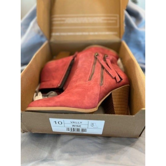 Journee Collection Vally Booties - Picture 2 of 12